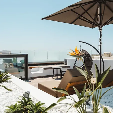 Legato With Private Pool Daire