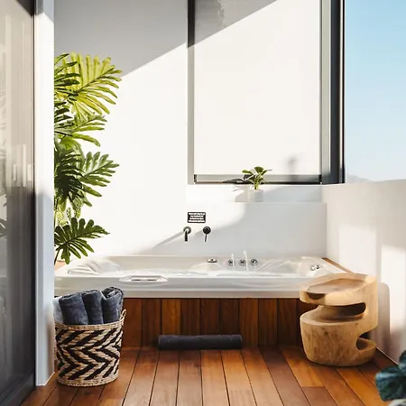 Legato With Private Pool شقة *