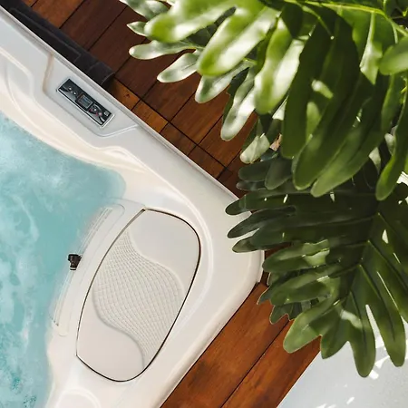 Legato With Private Pool شقة